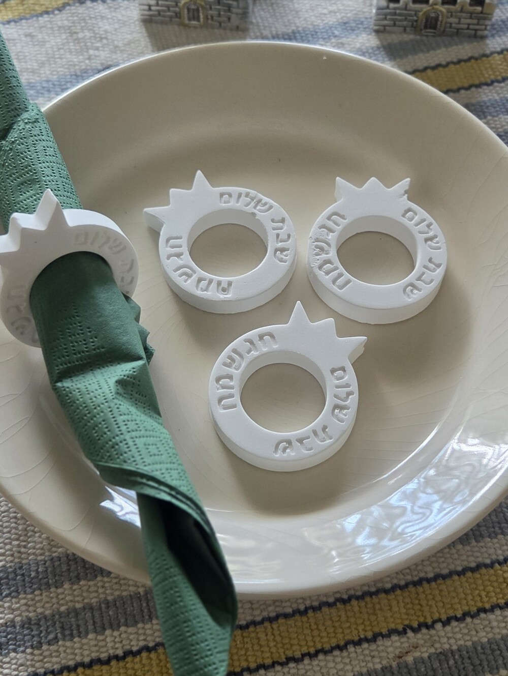 Pomegranate "Shabbat Shalom" & "Chag Sameach" Eco-Resin Napkin Rings (Set of 4)